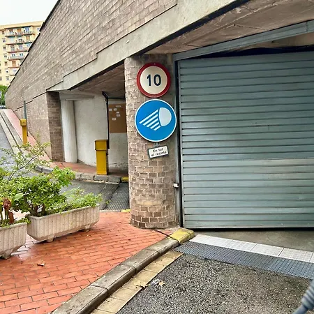 شقة Carrer D'olesa برشلونة