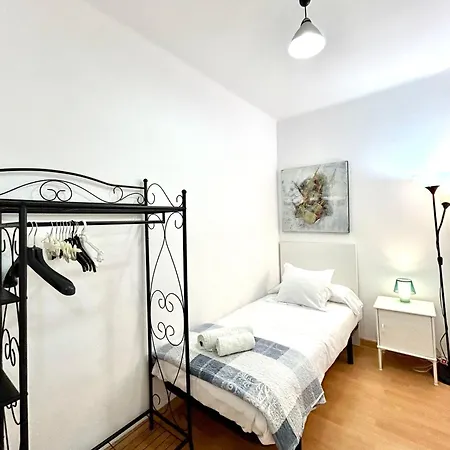Carrer D'olesa * برشلونة